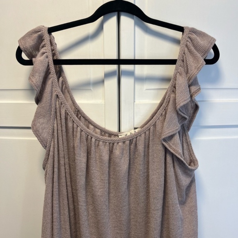 Lovely J Sleeveless Ruffle Tank Top Size Women’s 3X Color Sand